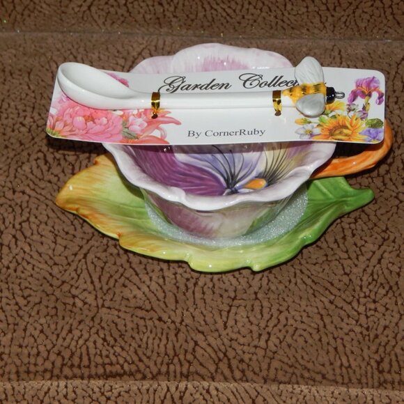 Corner Ruby Garden Collection Lilac Flower Shaped Teacup Leaf Saucer Spoon Set - Picture 4 of 6